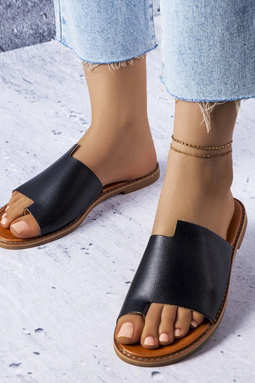 Čierne šľapky s...