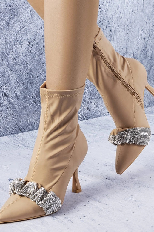 Béžové členkové čižmy zdobené...