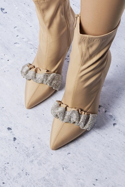 Béžové členkové čižmy zdobené...