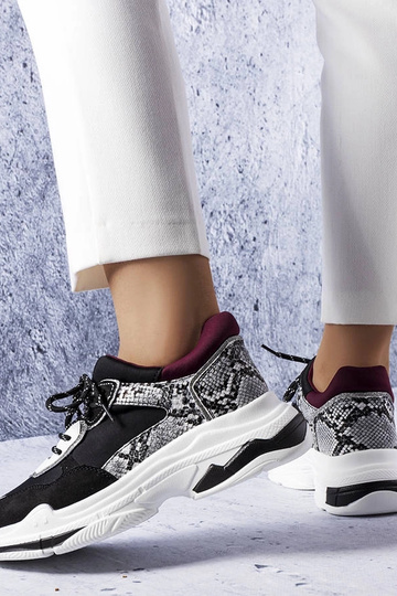 Čierne tenisky zdobené... 2