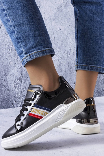 Čierne topánky s lakovanými... 2