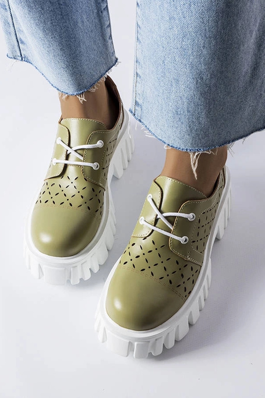 Zelené prelamované robustné topánky...