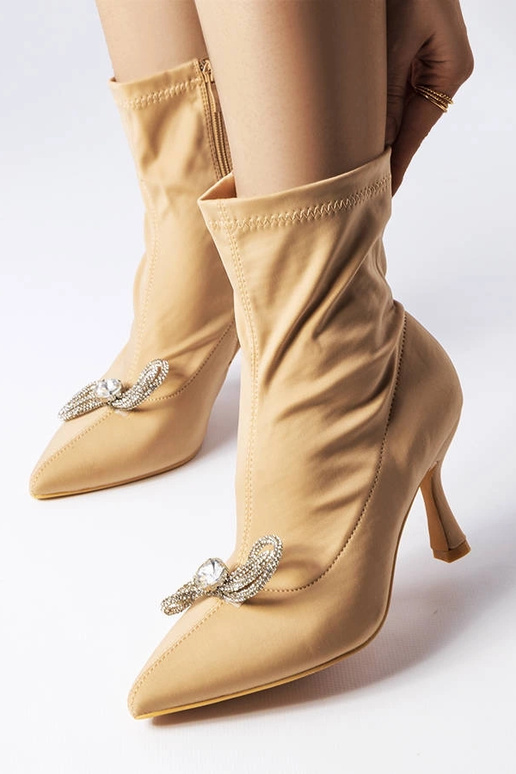 Béžové členkové čižmy zdobené...