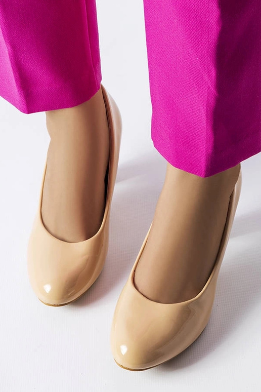 Béžové lakované lodičky Burkett