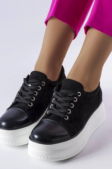 Čierne topánky na... 2