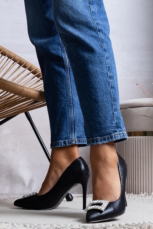 Čierne lakované dámske lodičky Tyson