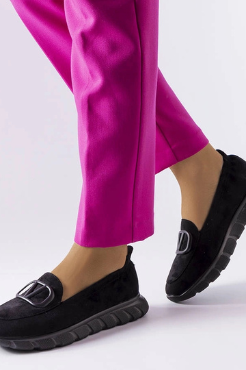 Čierne športové topánky na...