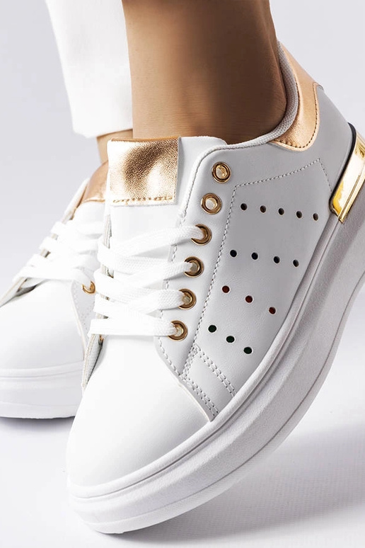 Biele tenisky s farebnou perforáciou...