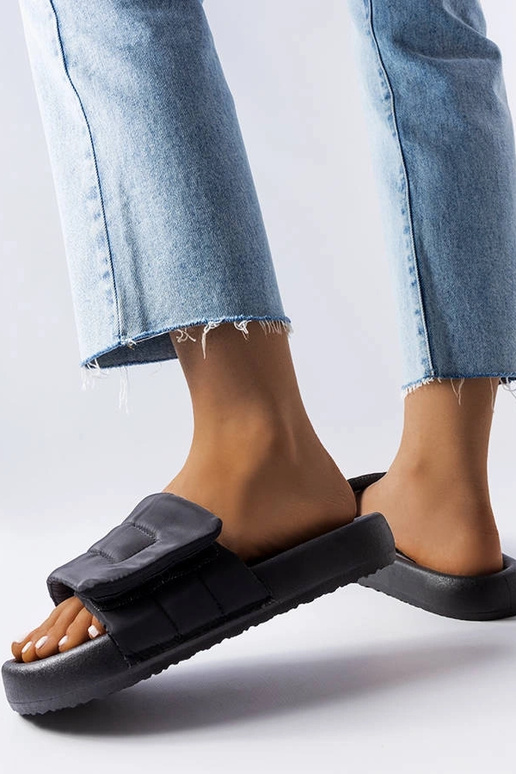 Čierne šľapky na suchý zips, „Aleron" Čierne šľapky na suchý zips, „Aleron"