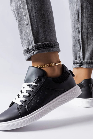 Čierne tenisky s reliéfom... 2