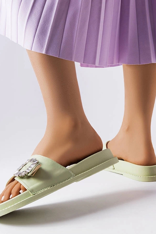 Zelené šľapky zdobené zirkónmi Griegsvei Zelené šľapky zdobené zirkónmi Griegsvei