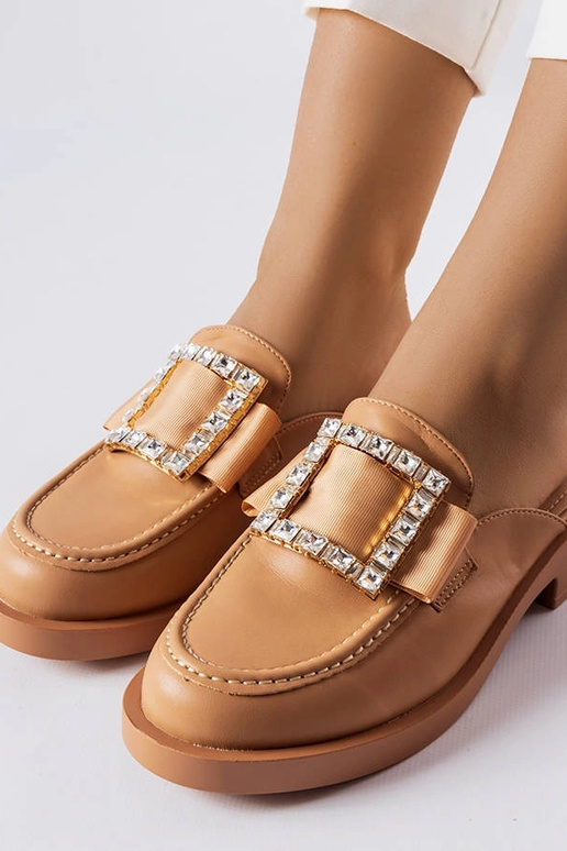 Hnedé šľapky s uzavretou špičkou...