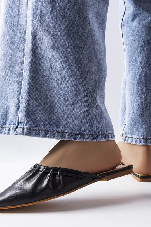 Čierne nariasené palice Aasiaat