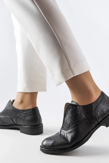 Čierne dámske zapínacie... 2