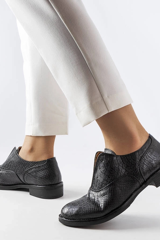 Čierne dámske zapínacie topánky z...