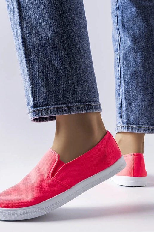 Nazúvacie tenisky z ružovej látky...