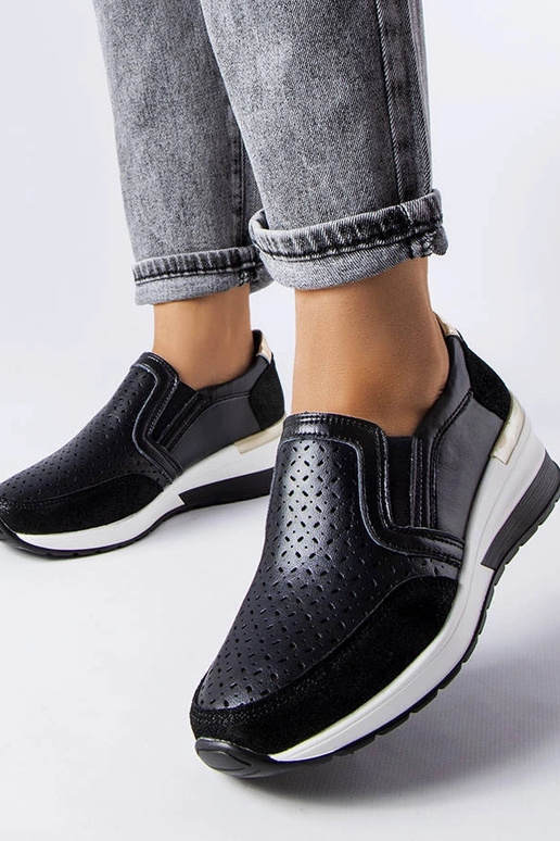 Čierne prelamované klinové tenisky...