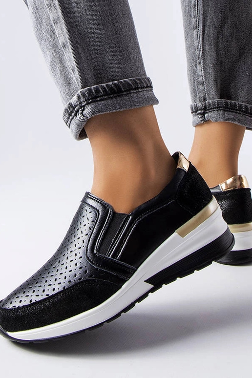 Čierne prelamované klinové tenisky...