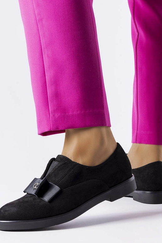 Čierne poltopánky na gumu, „Mutton"