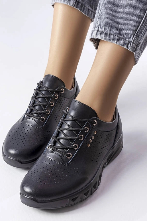 Čierne kožené prelamované topánky...