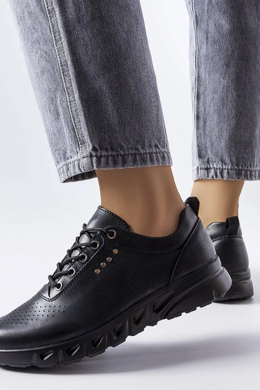 Čierne kožené prelamované topánky...