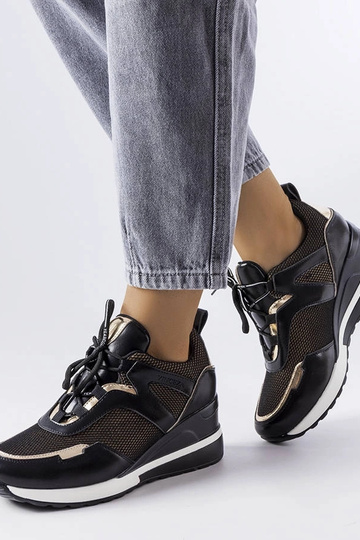 Čierne-zlaté športové...