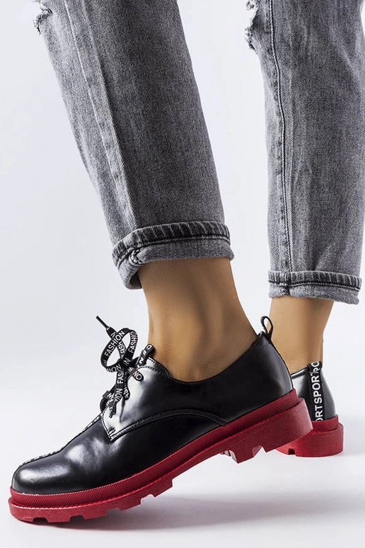 Čierne poltopánky s kontrastnou...