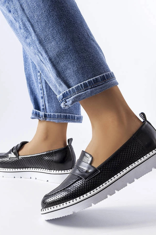 Čierne perforované poltopánky Bloomsburg