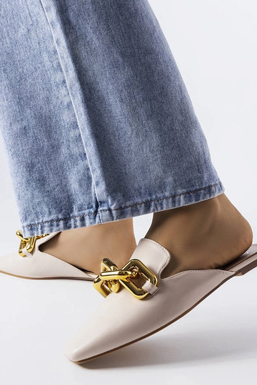 Béžové retiazkové šmýkačky... 2