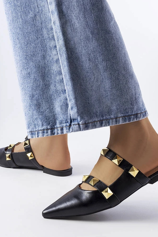 Čierne žabky Ruckman so špicatou špičkou