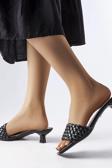 Čierne sandále Burbank na...