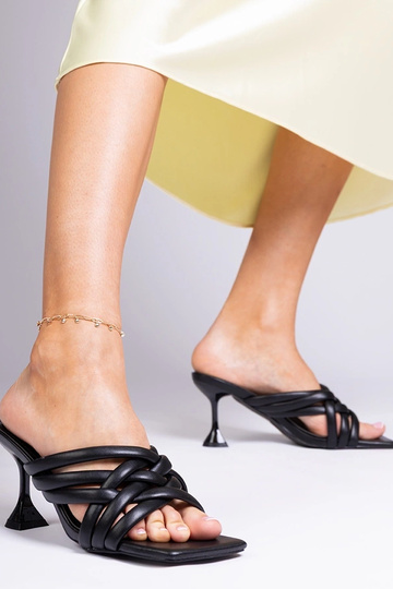 Čierne elegantné šľapky na... 2