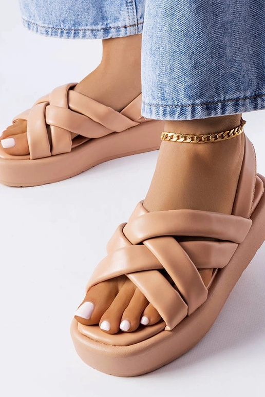 Svetlohnedé sandále na platforme podkovy