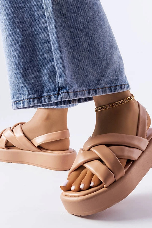 Svetlohnedé sandále na platforme podkovy