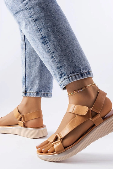 Béžové športové sandále Heron 2