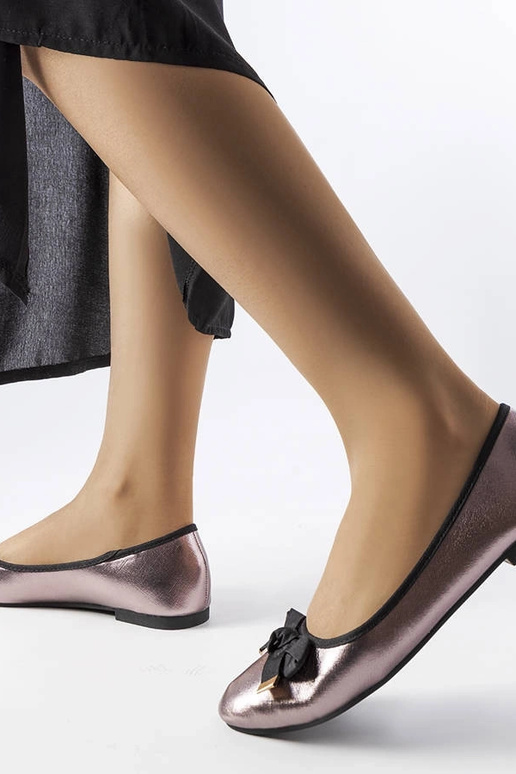 Strieborné kovové balerínky s...