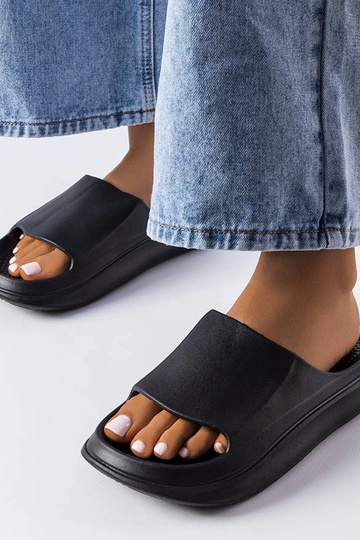 Čierne gumené žabky Labrecque