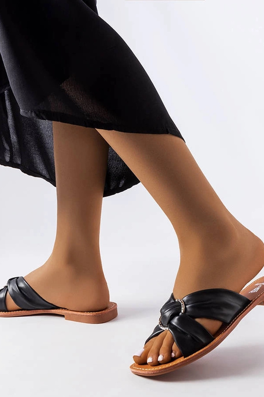 Čierne elegantné šľapky Belisarda