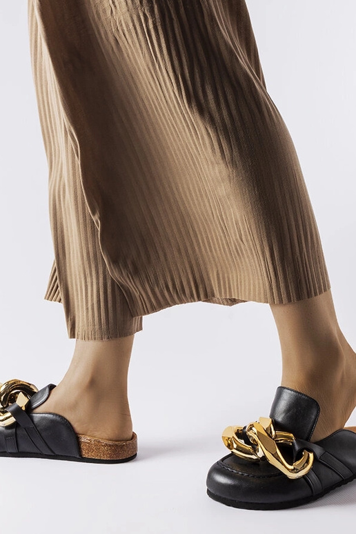 Čierne retiazkové žabky Christelle