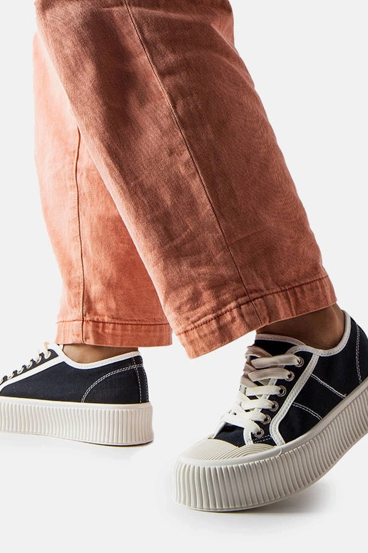 Čierne tenisky na platforme Castanthei