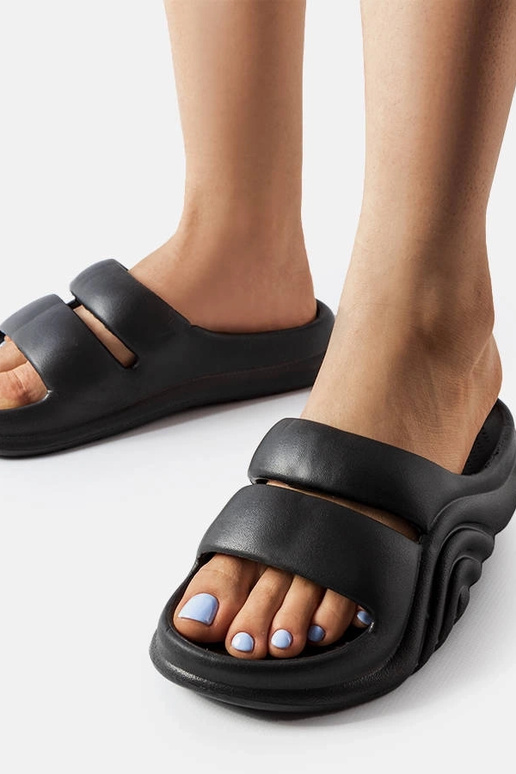 Čierne gumené žabky Geneve