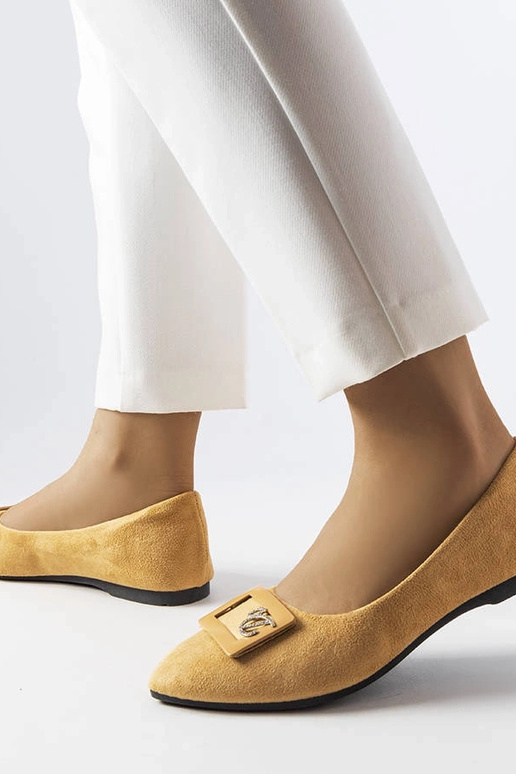 Béžové balerínky zdobené zirkónmi...