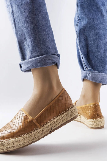 Hnedé espadrilky s reliéfom... 2