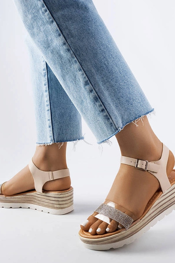 Béžové sandále na kline... 2