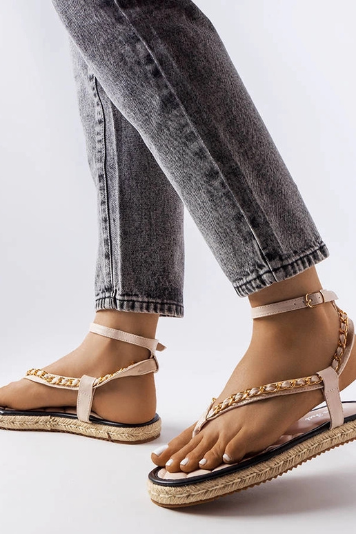 Béžové sandále zdobené retiazkou Varieur