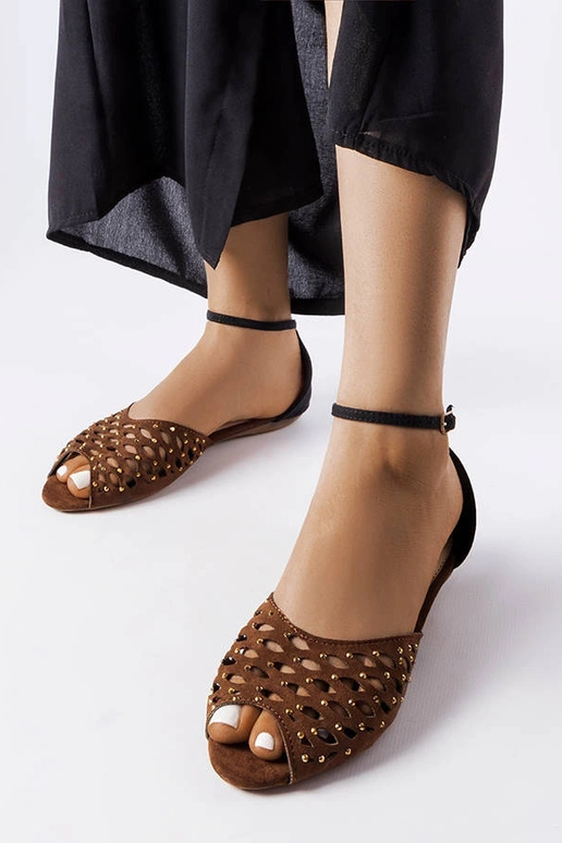 Hnedé prelamované sandále so zirkónmi...