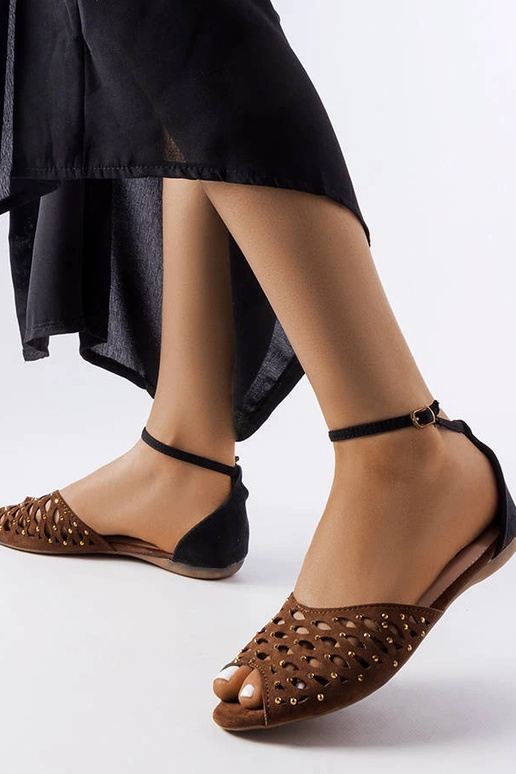 Hnedé prelamované sandále so zirkónmi...