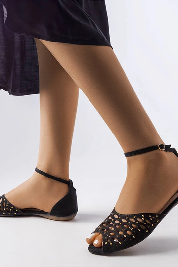 Čierne prelamované sandále...