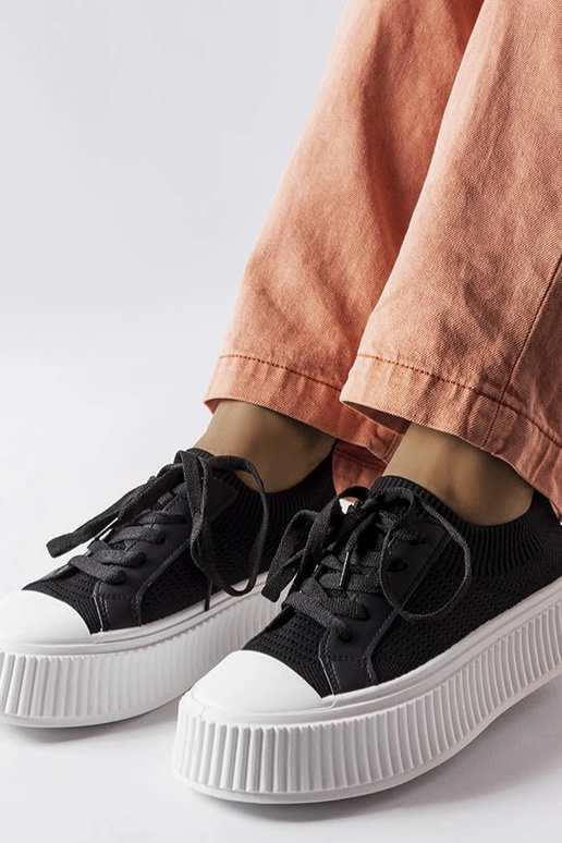 Čierne látkové tenisky na platforme...