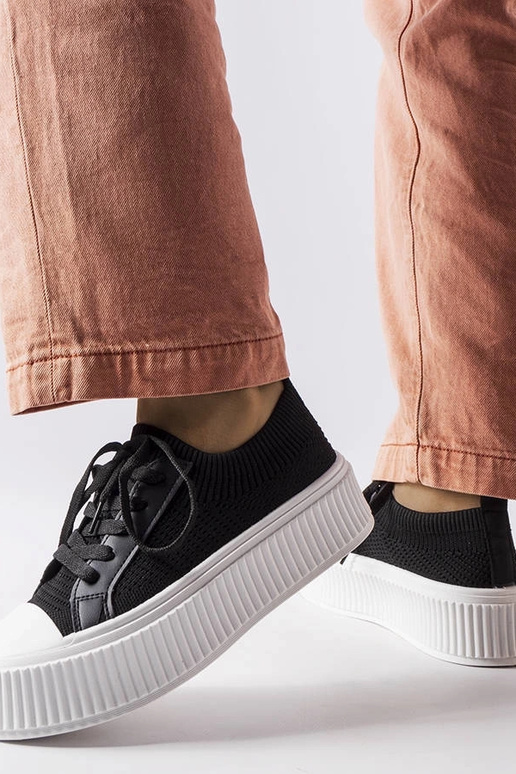 Čierne látkové tenisky na platforme...